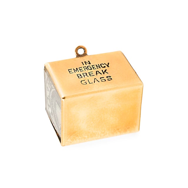 Vintage 14k Yellow Gold in Emergency Break Glass Dollar Bill Charm Pendant For Sale In Houston - Image 6 of 9