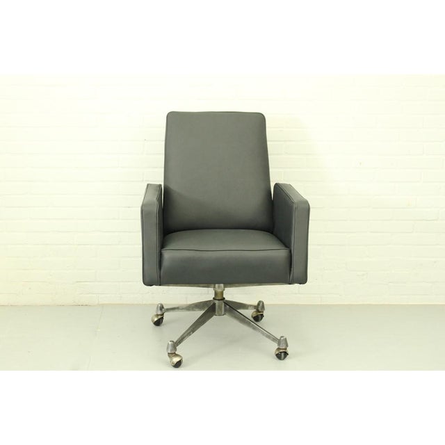Model 98 Office Chair by Theo Ruth for Artifort, 1960s For Sale - Image 9 of 15