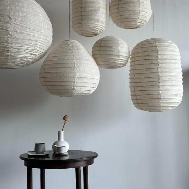 Japanese-Style Teardrop-Shaped Pendant Light in Rattan and Natural Linen, 1980s For Sale - Image 10 of 18