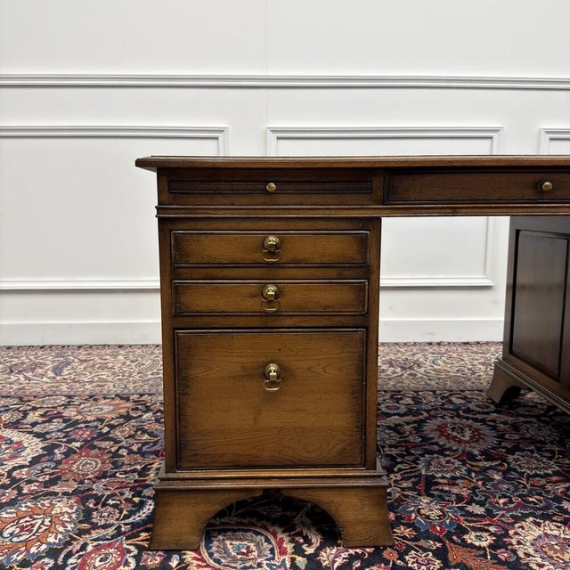 Classic English Chesterfield Desk from RAC For Sale - Image 9 of 18