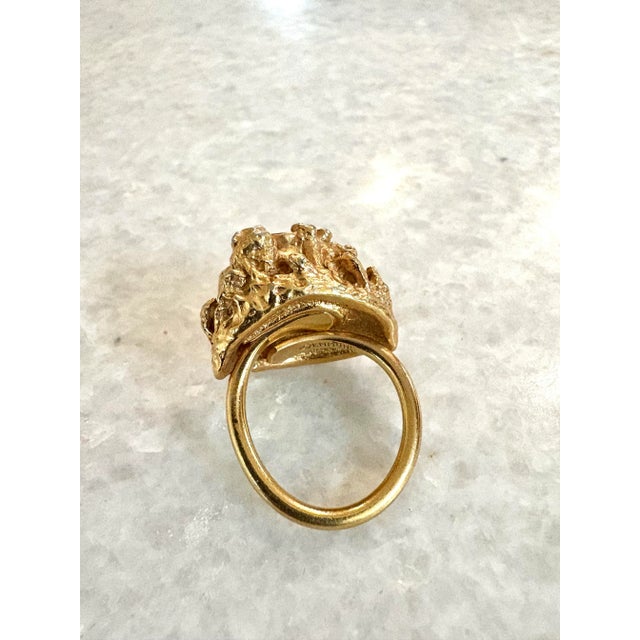 Sarah Coventry Mid-Century Emmons Brutalist Goldtone Cocktail Ring With Citrine - Size 7.5 For Sale - Image 4 of 7