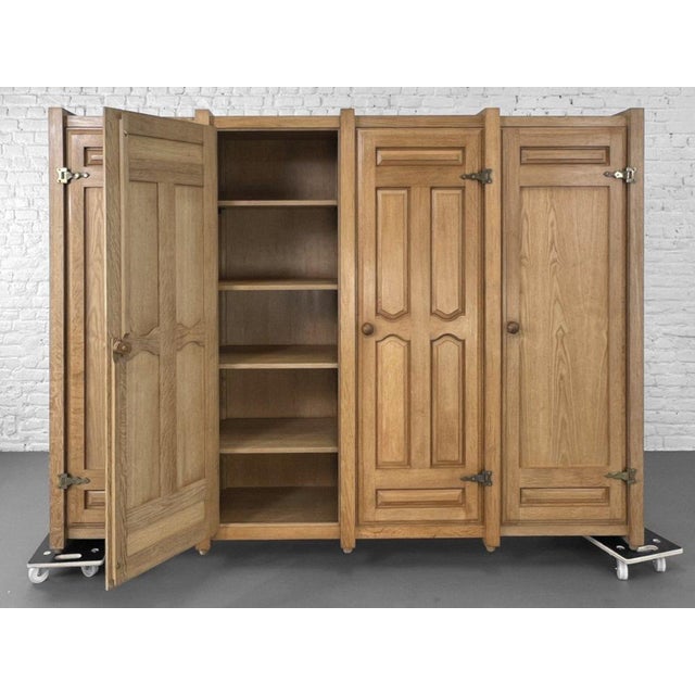 Mid-Century Modern Wardrobe in Oak and Bronze by Guillerme Et Chambron, 1960s For Sale - Image 3 of 7