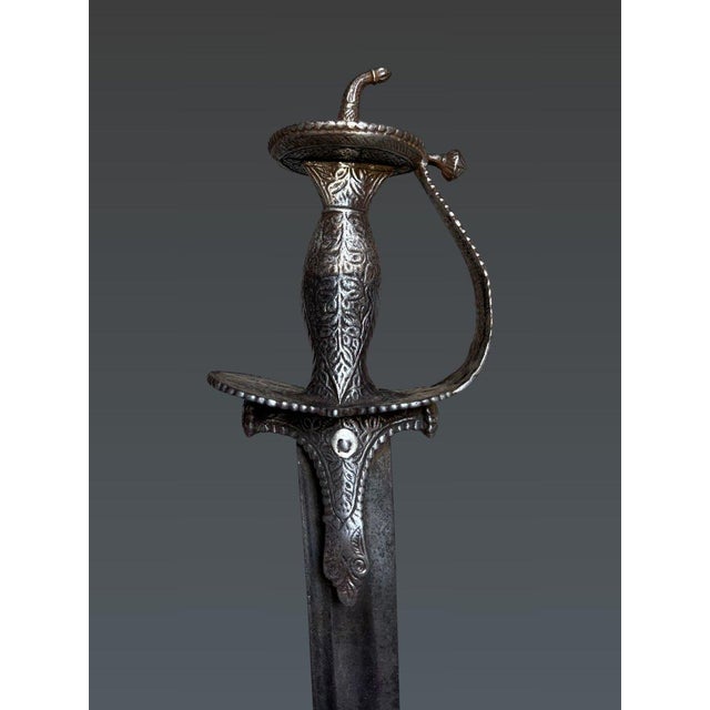 17th Century Firangi-type saber with a Khanda hilt, India, 17th century For Sale - Image 5 of 7