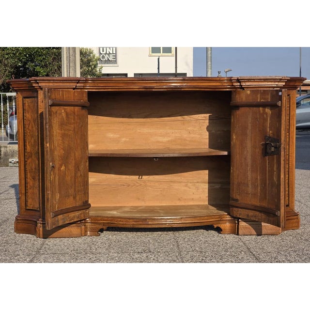 Shaped Credenza in Walnut and Olive Root, Lombardy-Veneto Area, 18th Century For Sale - Image 9 of 15