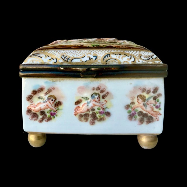 Capodimonte Antique Italian Capodimonte Hand-Painted Trinket Box For Sale - Image 4 of 11
