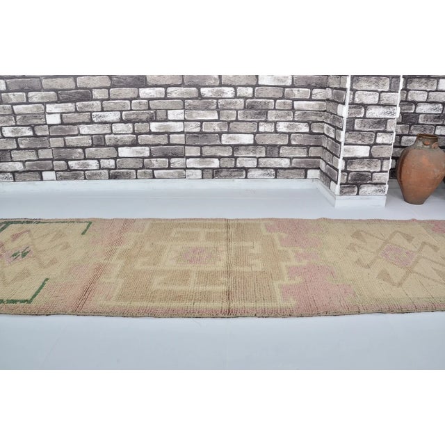 Mid 20th Century Home Living Decor Wool Carpet For Sale In Phoenix - Image 6 of 10