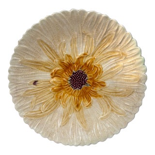 French Majolica White Daisy Plate Orchies, Circa 1890 For Sale