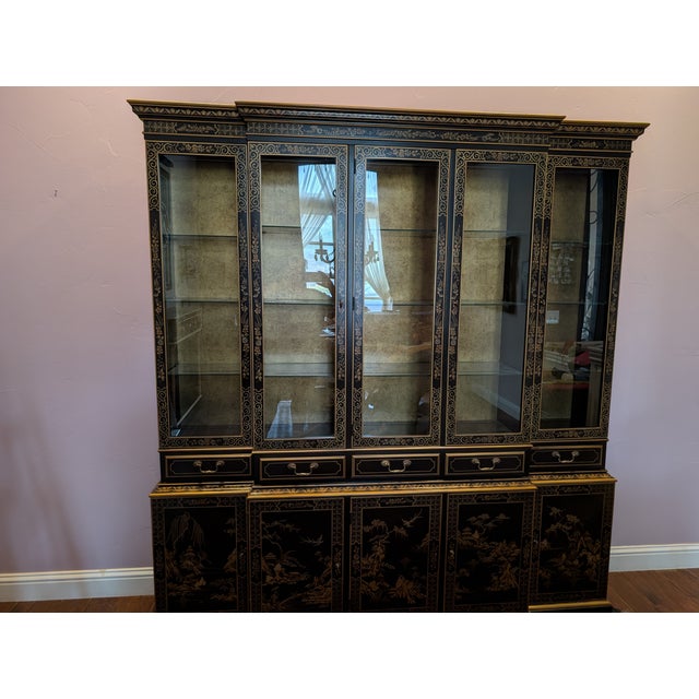 Drexel Heritage Asian-Inspired Chinoiserie Lacquer Display Cabinet, Attributed For Sale - Image 13 of 14