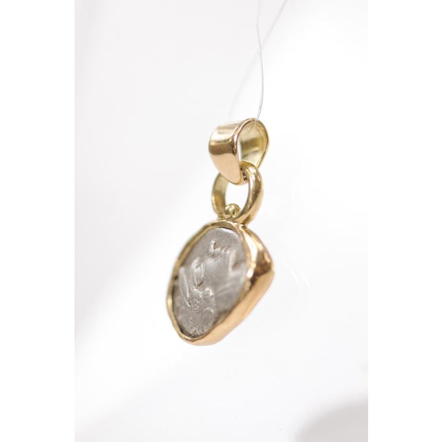 An Owl Drachm [Coin] Pendant, Circa 404 Bc, W/ 18k Trim & Bail For Sale - Image 10 of 12