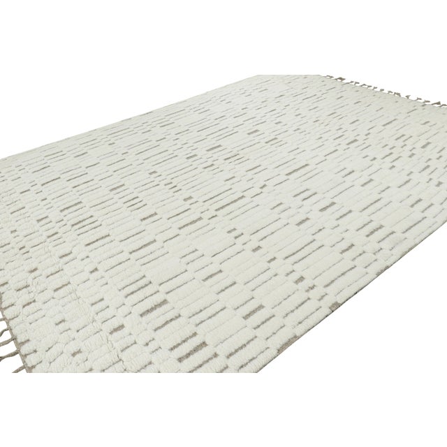 Rug & Kilim Rug & Kilim’s Contemporary Rug in White With High-Low Geometric Patterns For Sale - Image 4 of 7