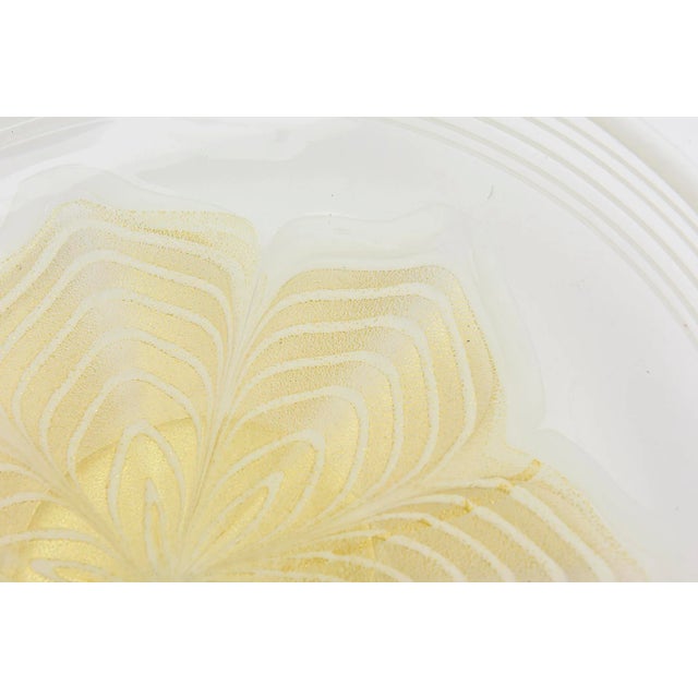 1980s Vintage Murano Round White and Gold Aventurine Glass Flower Bowl or Dish 80's For Sale - Image 5 of 8