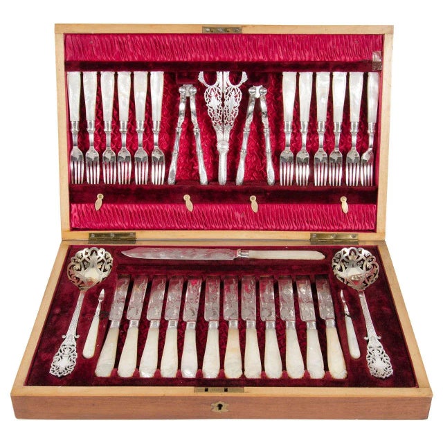 Mid 19th Century Early Victorian Silver Plate Flatware Set for Dessert, Fruit and Nuts - Set of 32 For Sale - Image 11 of 11