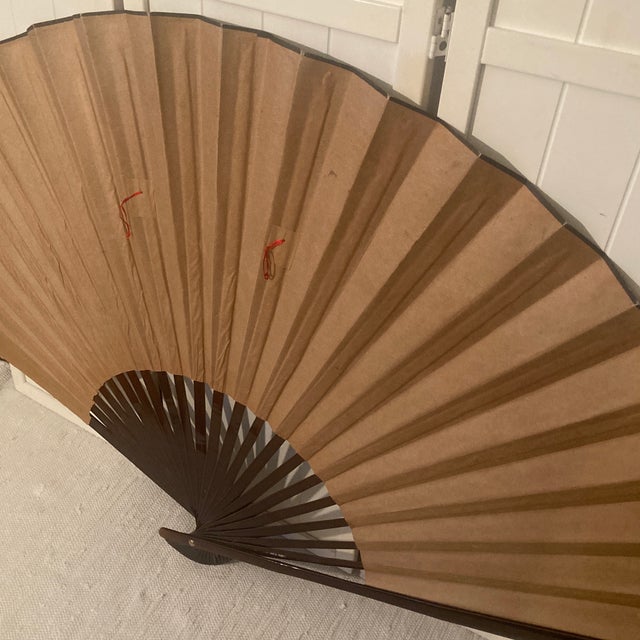 Mid Century Monumental Hand-Painted Figural Chinoiserie Wall Fan: Woman in Garden For Sale - Image 11 of 12