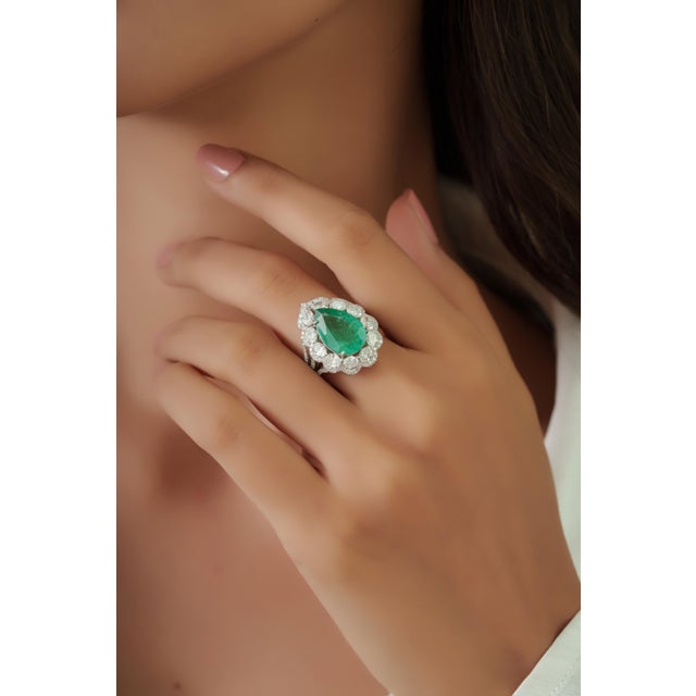 Contemporary Chic 5.03ct Emerald and 1.99ct Diamond Pear Cocktail Ring in 18k White Gold Size 7 For Sale - Image 3 of 18