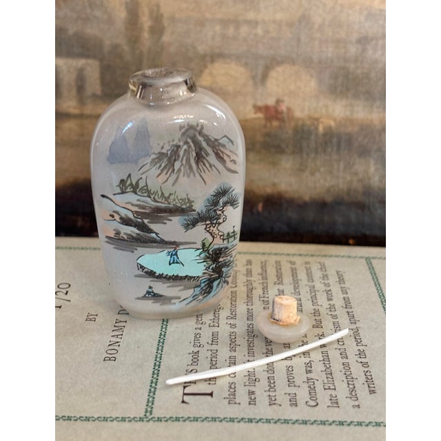 Chinese Vintage Chinese Reverse Painted Glass Snuff Bottle For Sale - Image 3 of 5