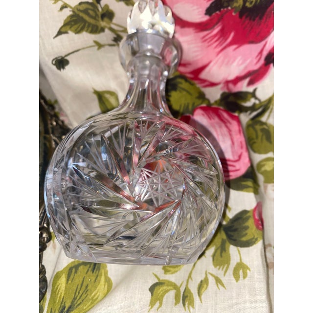 1920s Antique Cut Glass Pinwheel Star Pattern Perfume Decanter With Stopper. For Sale - Image 5 of 11