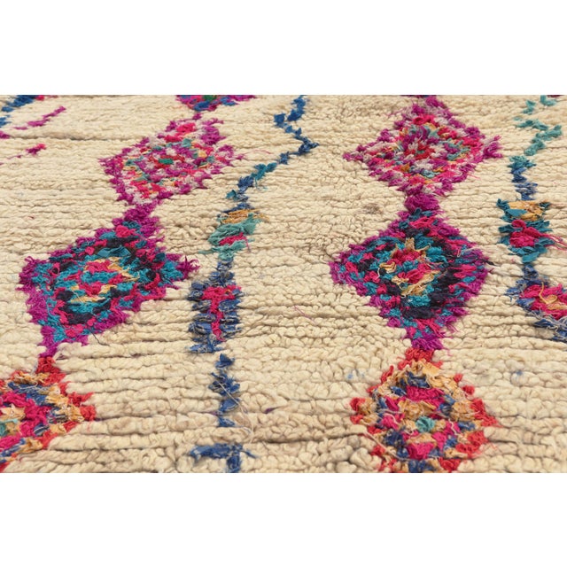 Vintage Azilal Moroccan Rug, 04'11 X 08'08 For Sale In Dallas - Image 6 of 10