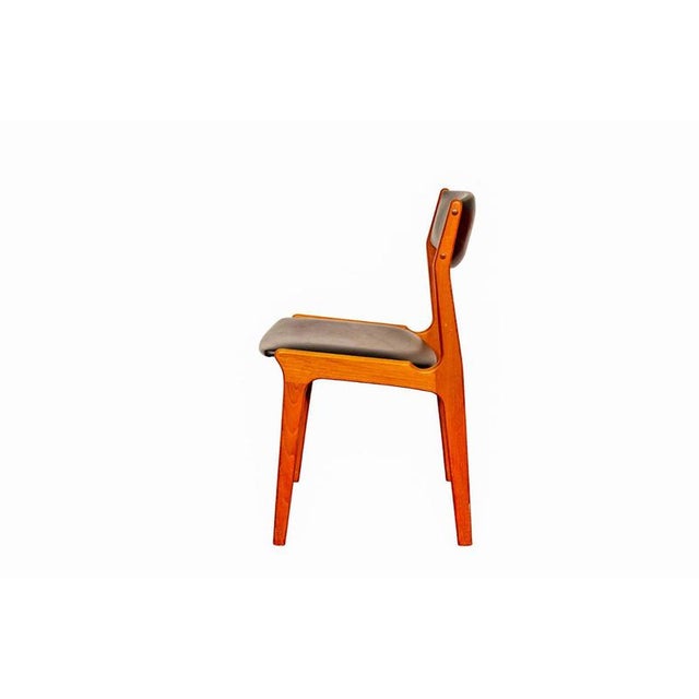 Dining Chairs in Teak and Black Vinyl Upholstery, Set of 5 For Sale - Image 3 of 8