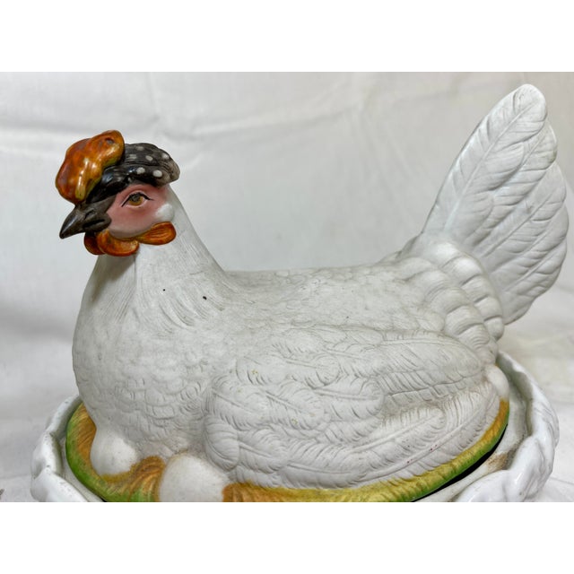 Staffordshire Antique 19th Century Staffordshire Porcelain Hen on a Basketweave Nest From England For Sale - Image 4 of 12