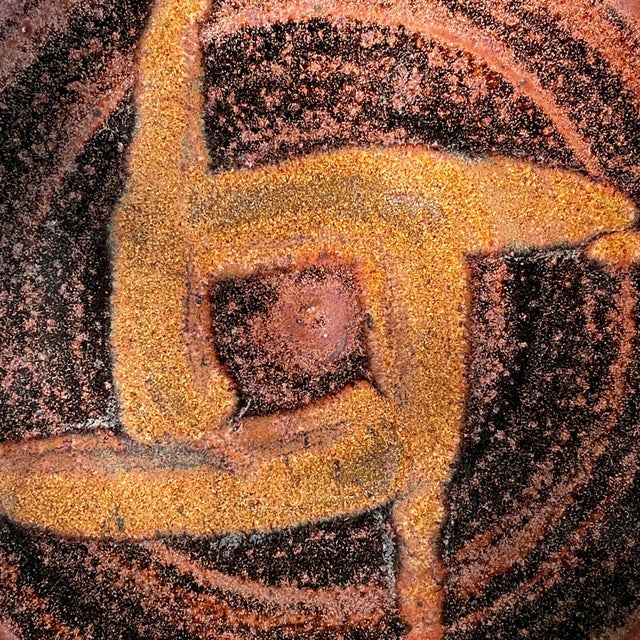 Ceramic 20th Century Carole Armstrong American Signed Studio Art Chuzara Plates- Set of 4 For Sale - Image 7 of 9