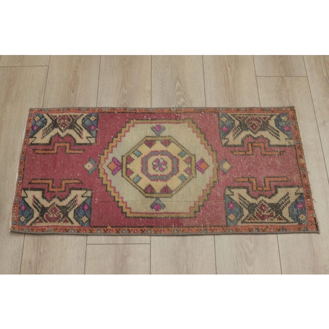 Traditional 1970s Turkish Geometric Wool Oushak Rug For Sale - Image 3 of 10