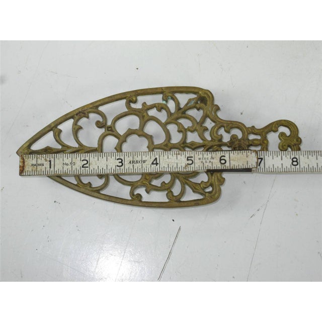 Early 20th Century Neoclassical Style Trivet Brass / Bronze Rose Pattern Vintage For Sale - Image 5 of 6