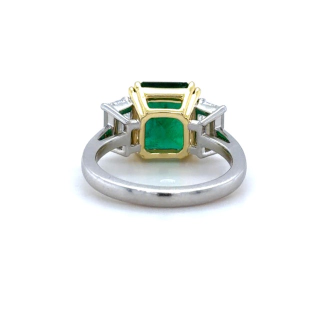 Tiffany & Co. 4.31ct Emerald Ring With Diamonds in 18k Gold, Size 7 For Sale In Chicago - Image 6 of 10