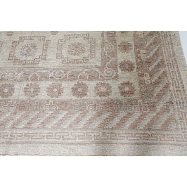 Textile Modern Large Samarkand Style Geometric Rug in Soft Neutrals by Doris Leslie Blau For Sale - Image 7 of 9