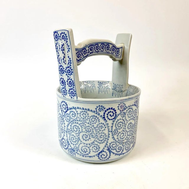 1990s Porcelain Blue and White Container For Sale - Image 4 of 9