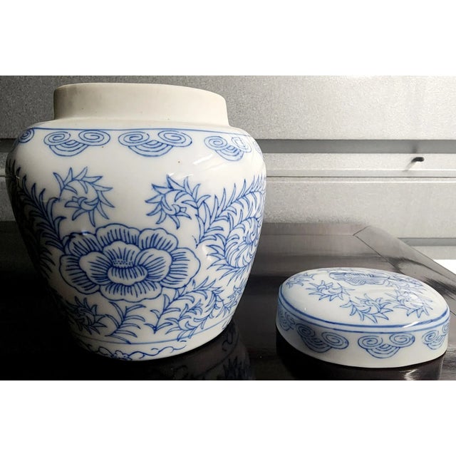 Beautiful Vintage Chinese Fine Ceramic Glazed Floral Jar W/Lid Hand-Painted Blue Floral Design Maker Mark on Bottom Very...