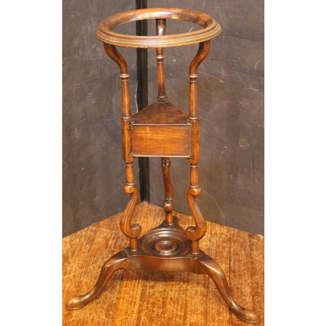 Circa 1750-80 English Georgian Basin or Wig Stand Table For Sale In Raleigh - Image 6 of 11