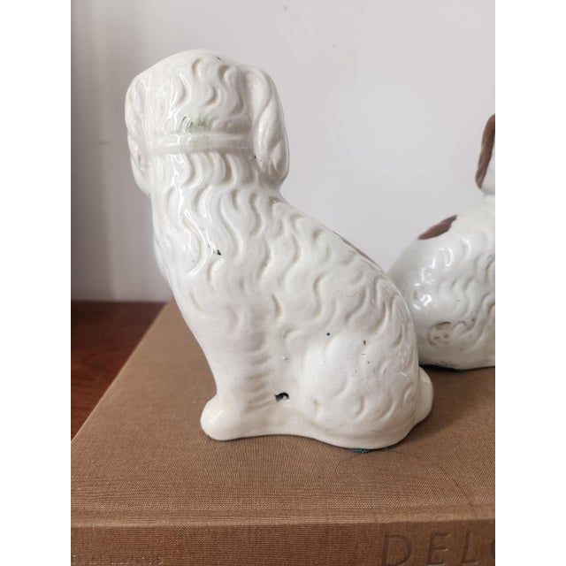 White Vintage Staffordshire Spaniel Dog Figurines Pair, White Gold Ceramic Dogs, Staffordshire Style Dog Statues, Victorian Dog Decor For Sale - Image 8 of 13