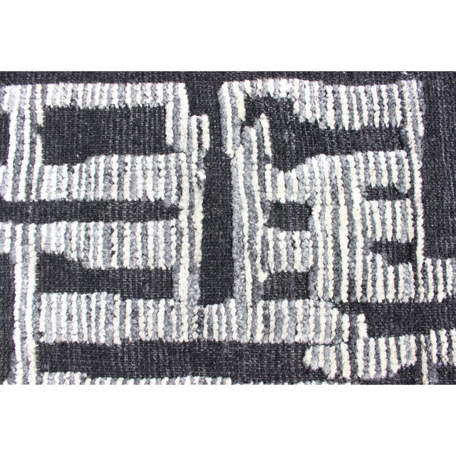 Early 21st Century Sub-Geometric Abstract Design Modern Casual Rug in Black and Cream 8'3 X 9'7 For Sale - Image 5 of 13