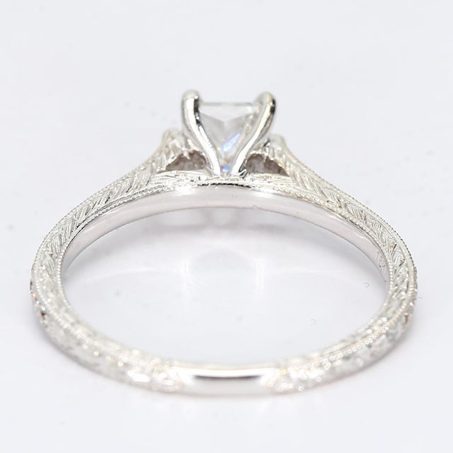 Contemporary 18k White Gold Solitaire Ring With a Princess Cut Center Diamond & Filigree Band, Size 5.75 For Sale - Image 3 of 5