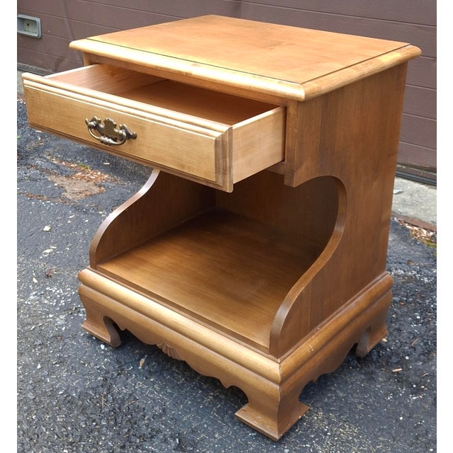 Mid-Century Modern Mid Century Modern Maple Single Drawer Bedside Table For Sale - Image 3 of 8