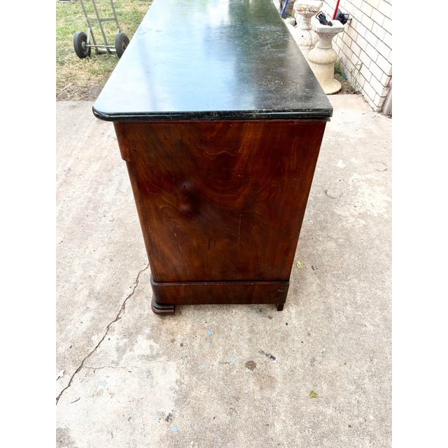 Wood French 19th Century Louis Philippe Flame Mahogany Marble Top Commode For Sale - Image 7 of 12