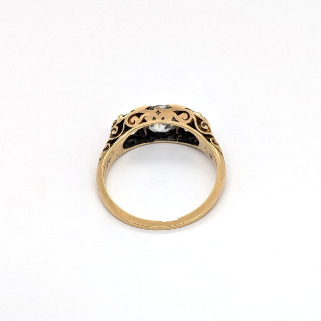 Mid 20th Century Vintage Old Mine Cut Diamond & 18k Yellow Gold Three-Stone Ring - Size 7.25 For Sale - Image 5 of 9