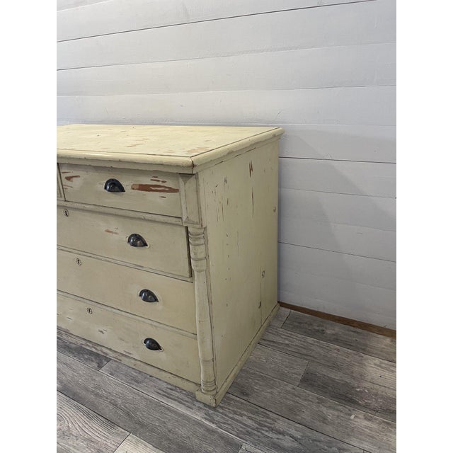 Vintage Chest of Drawers in Pine For Sale - Image 3 of 7