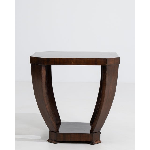 Executed in France during the height of the Art Deco movement, this refined side table from the 1920s exemplifies the...
