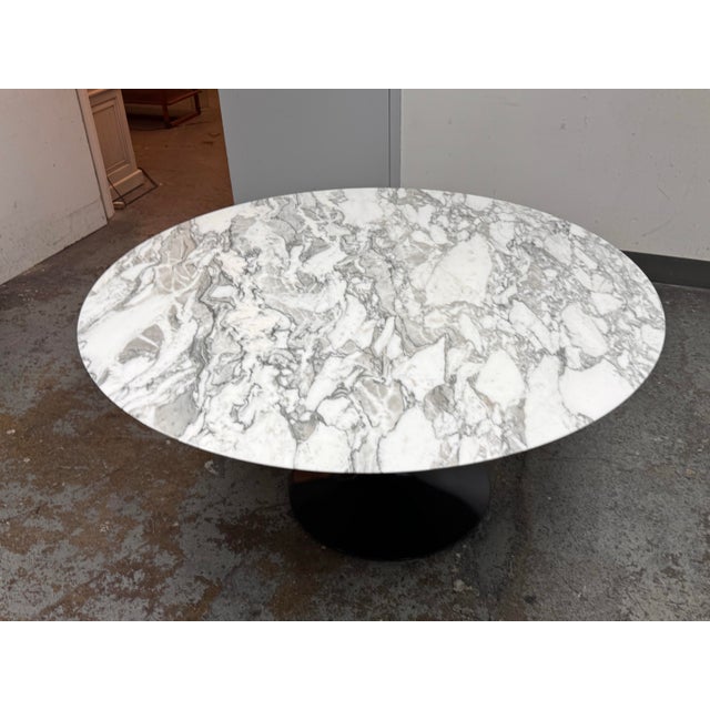 Eero Saarinen for Knoll Studio Arabescato Marble Dining Table, 60 Inch For Sale - Image 10 of 12