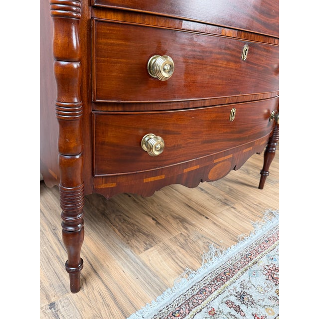 Early 19th Century New England Federal Mahogany Bow-Front Chest of Drawers With Backsplash, C. 1820–1840 For Sale - Image 10 of 11