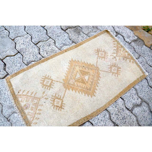 Vintage Mid Century Turkish Rug For Sale - Image 4 of 6