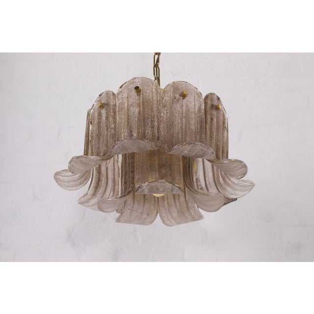 Mid-Century Modern Pendant Light with Petals in Gold Murano Glass from Mazzega, 1970s For Sale - Image 3 of 12
