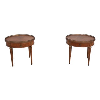 Pair of Henredon Round French Louis XVI Walnut Lamp Tables For Sale