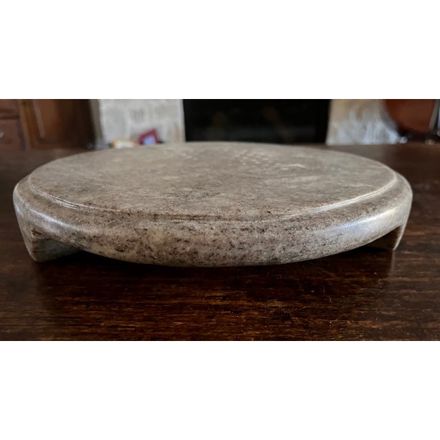 Gray Late 20th Century Natural Unpolished Gray Marble Footed Plateau/Riser/Cheese Board For Sale - Image 8 of 15