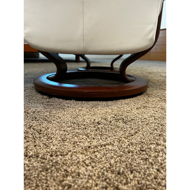 Mid 20th Century Scandinavian Ekornes Stressless Lounge Chair and Ottoman in White Leather & Rosewood For Sale - Image 10 of 18