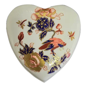 Beautiful Heart Shaped Fine Bone China Case With Lid