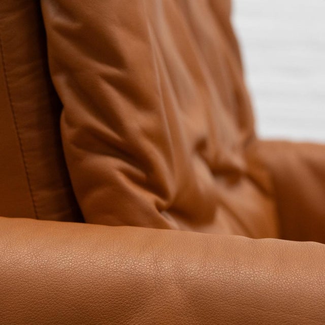 Cognac Leather Armchair from Bonacina, Italy, 1970s For Sale - Image 10 of 17
