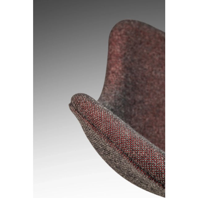 Set of 6 Postmodern Swivel-Base "K2" Magenta Chairs by Busk & Hertzog for Hightower, Usa, C. 2000s For Sale - Image 9 of 12