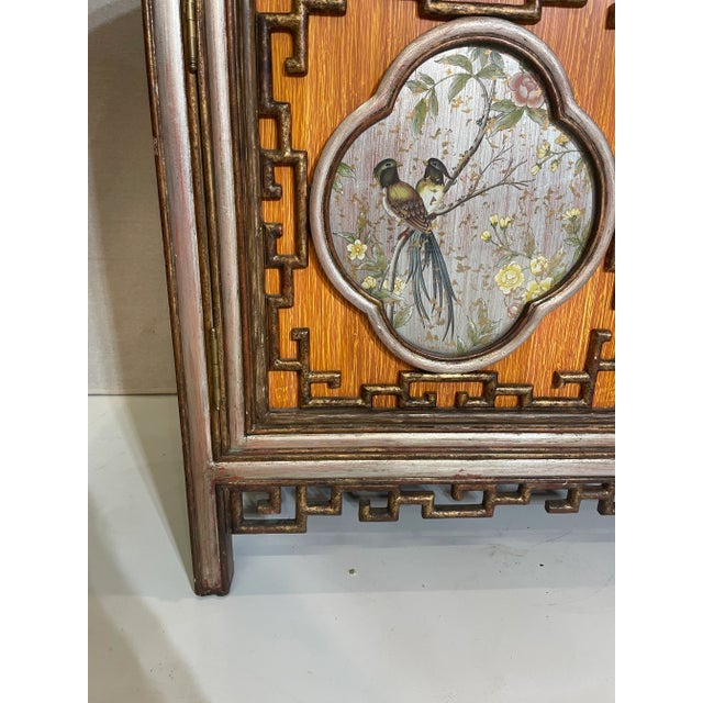 Mid 20th Century Chinoiserie Painted Wood and Mirrored Glass Chest For Sale - Image 4 of 10
